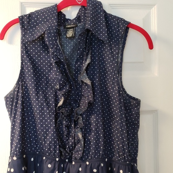 Dress - Picture 2 of 3